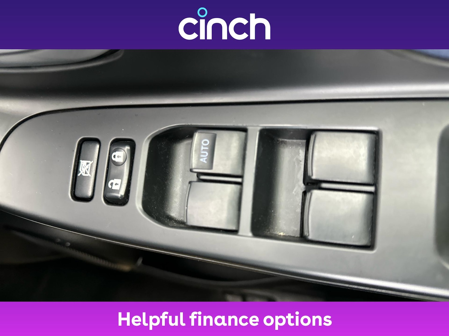 Used Toyota Yaris 2018 for sale - 76623843: Photo 35