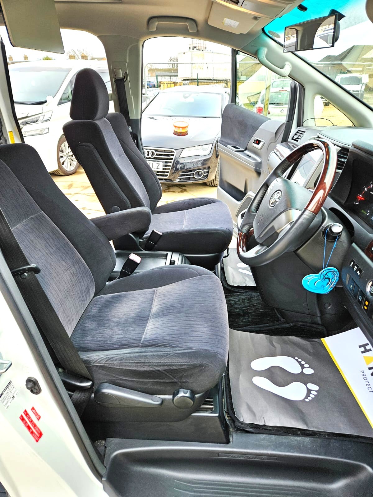 Used Toyota Vellfire 2026 for sale - 78049862: Photo 16