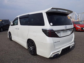 Used Toyota Vellfire 2014 for sale - 77082710: Photo