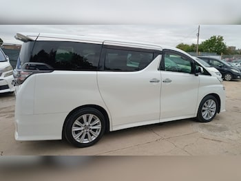 Used Toyota Vellfire 2015 for sale - 75860496: Photo