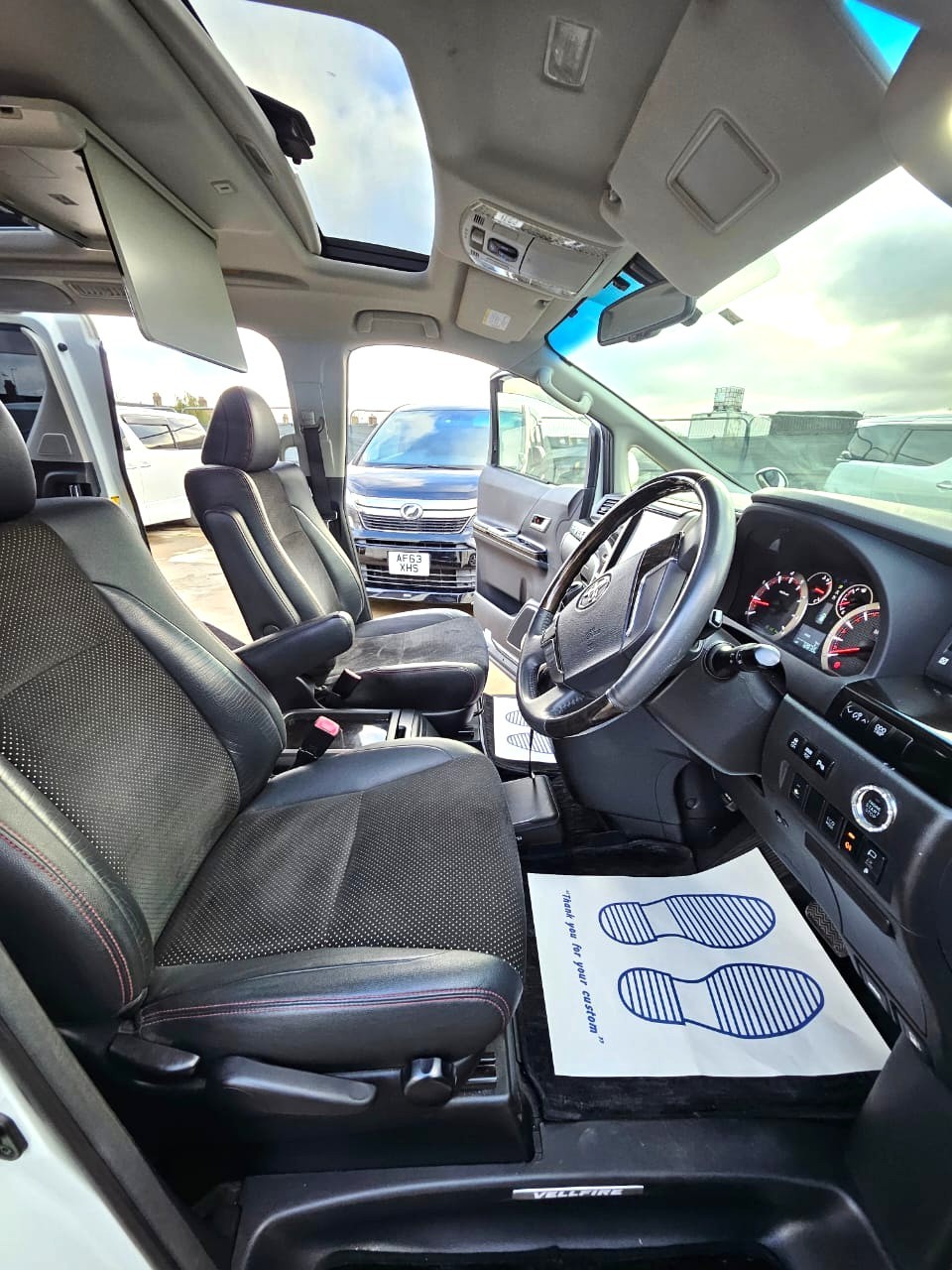 Used Toyota Vellfire 2025 for sale - 76693555: Photo 10