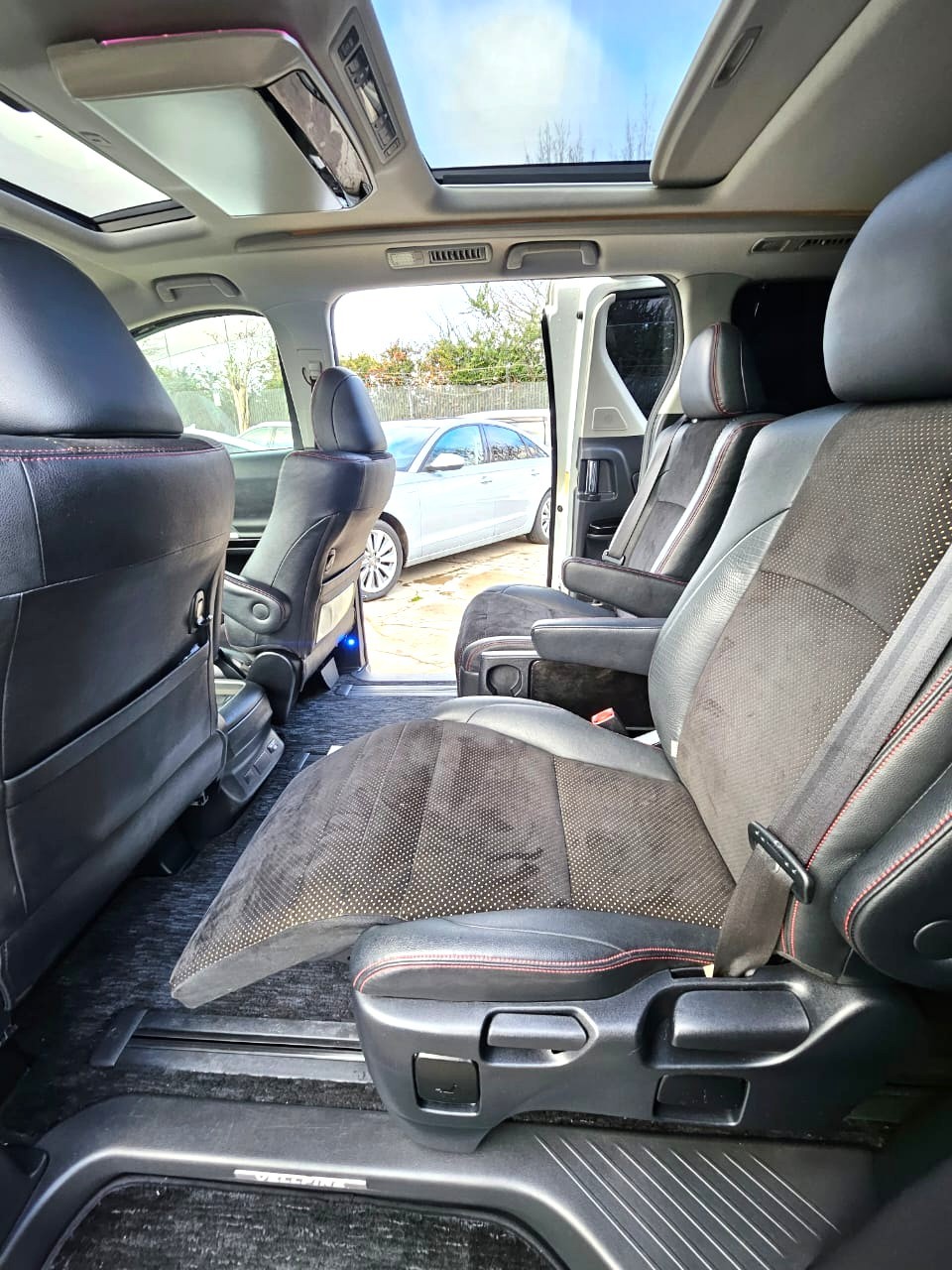 Used Toyota Vellfire 2025 for sale - 76693555: Photo 12