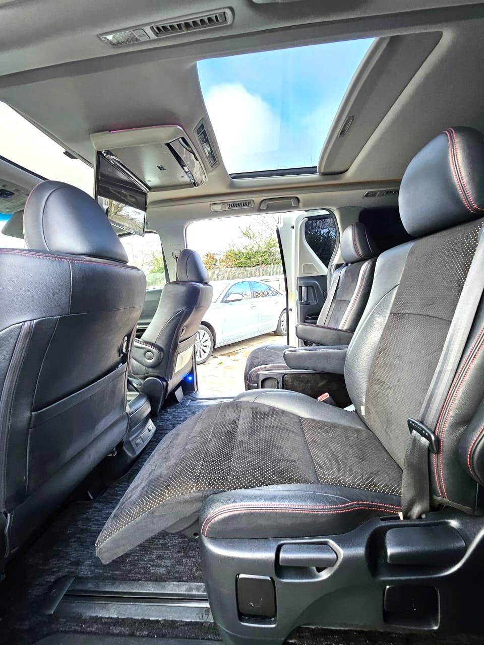 Used Toyota Vellfire 2025 for sale - 76693555: Photo 15