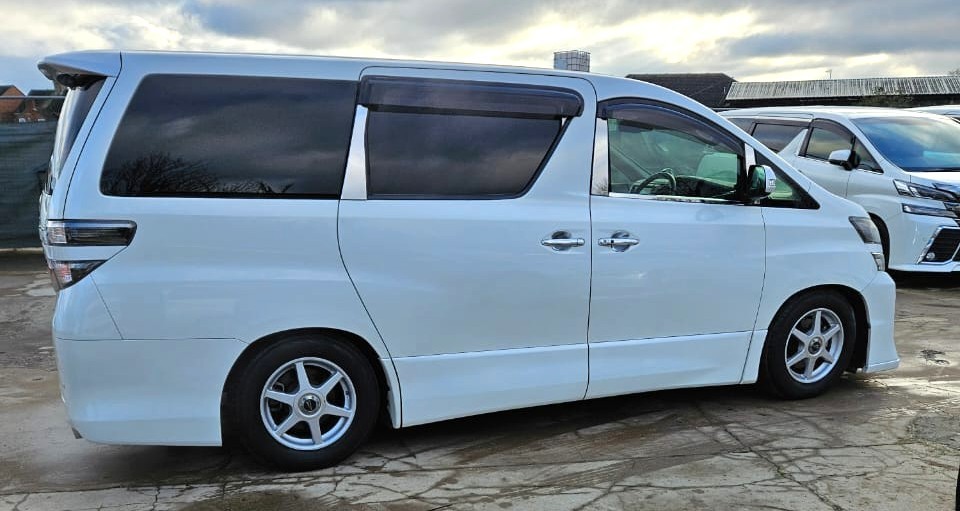 Used Toyota Vellfire 2025 for sale - 76693555: Photo 3