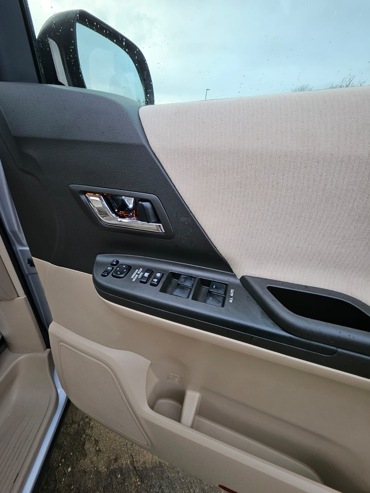 Used Toyota Vellfire 2025 for sale - 76931712: Photo 21