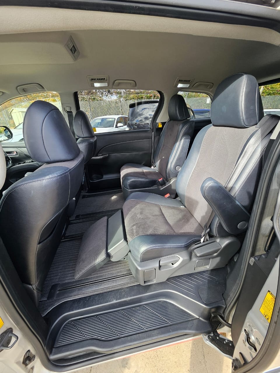 Used Toyota Estima 2025 for sale - 76373338: Photo 11