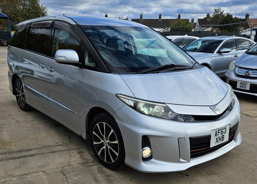 Used Toyota Estima 2025 for sale - 76373338: Photo 2