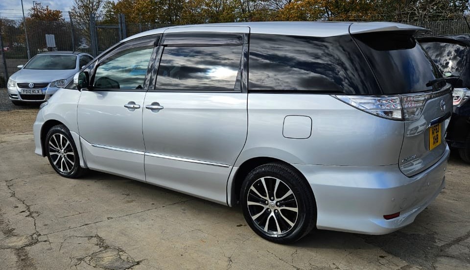 Used Toyota Estima 2025 for sale - 76373338: Photo 5