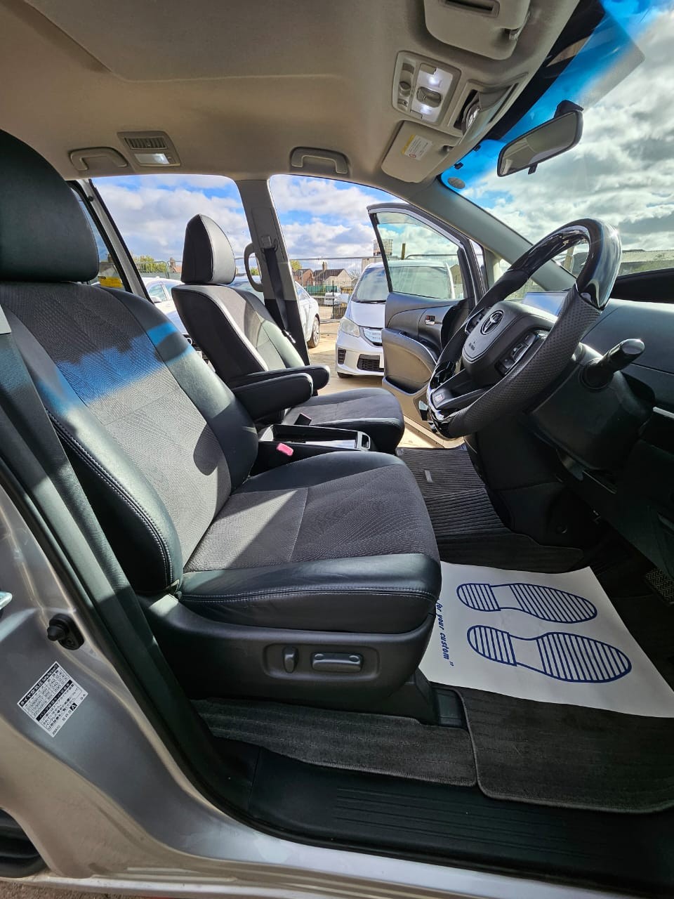 Used Toyota Estima 2025 for sale - 76373338: Photo 8