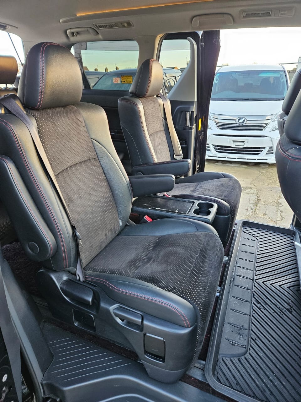 Used Toyota Vellfire 2025 for sale - 77134052: Photo 12