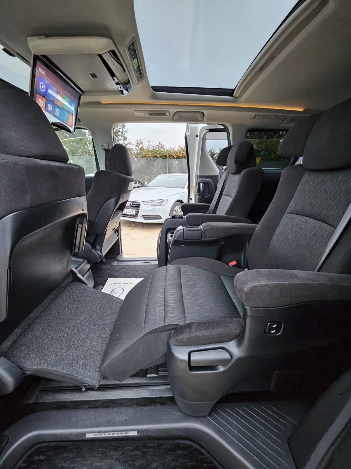 Used Toyota Vellfire 2025 for sale - 76242178: Photo 13