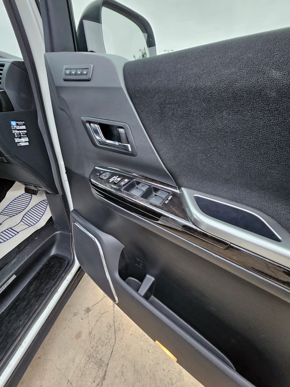 Used Toyota Vellfire 2025 for sale - 76242178: Photo 17