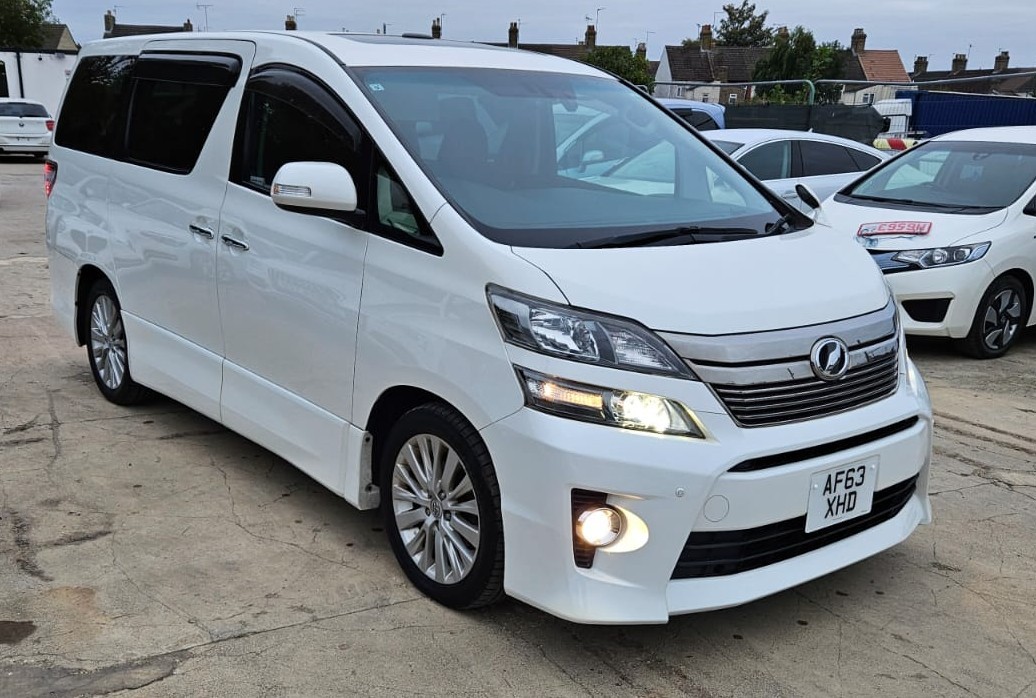 Used Toyota Vellfire 2025 for sale - 76242178: Photo 2