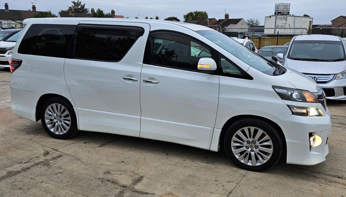 Used Toyota Vellfire 2025 for sale - 76242178: Photo 3