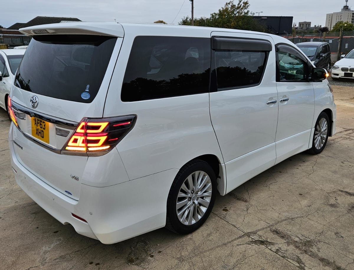 Used Toyota Vellfire 2025 for sale - 76242178: Photo 4
