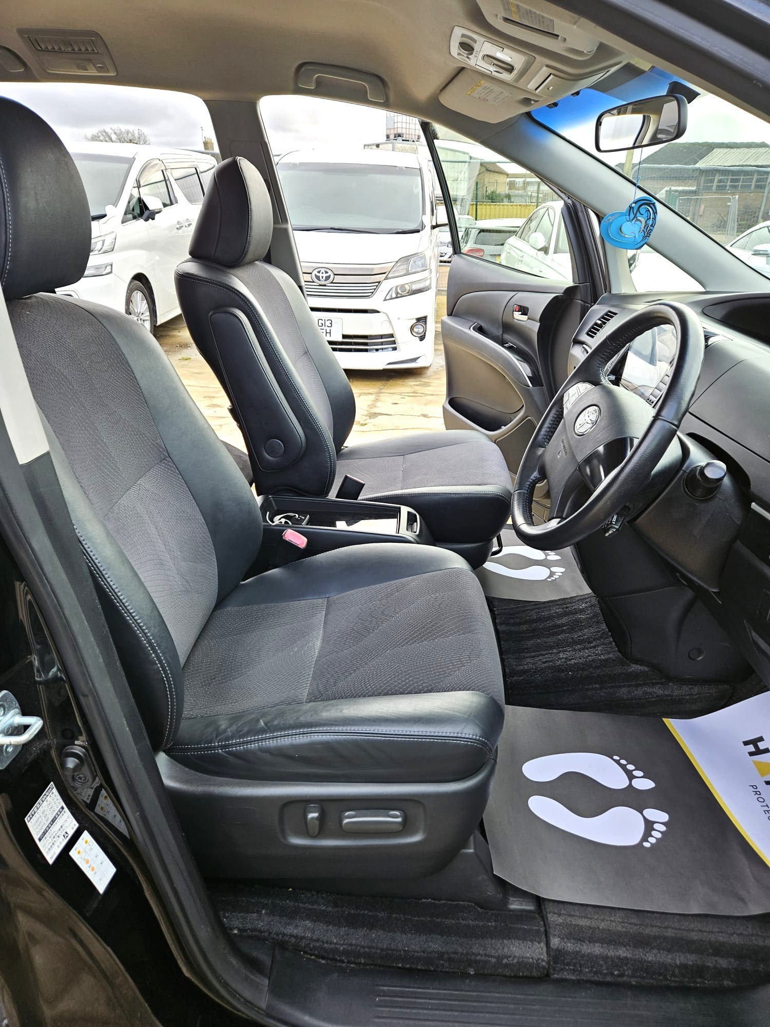 Used Toyota Estima 2025 for sale - 77485090: Photo 11