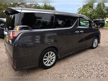 Used Toyota Vellfire 2015 for sale - 79832520: Photo