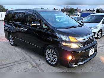 Used Toyota Vellfire 2013 for sale - 76474864: Photo