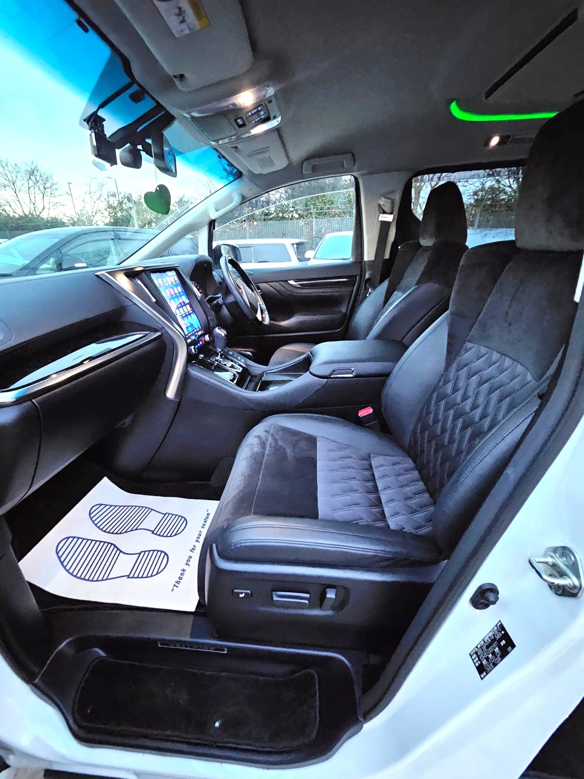 Used Toyota Vellfire 2025 for sale - 76719627: Photo 11