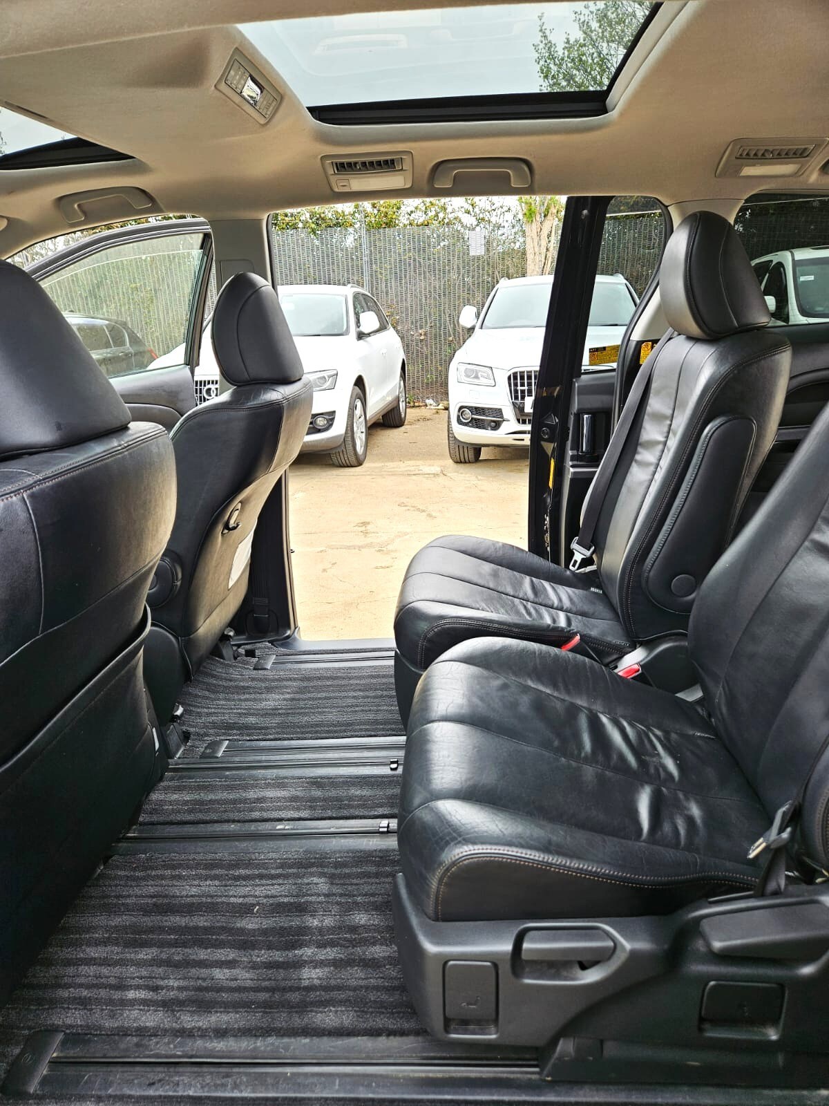 Used Toyota Estima 2026 for sale - 78118124: Photo 13