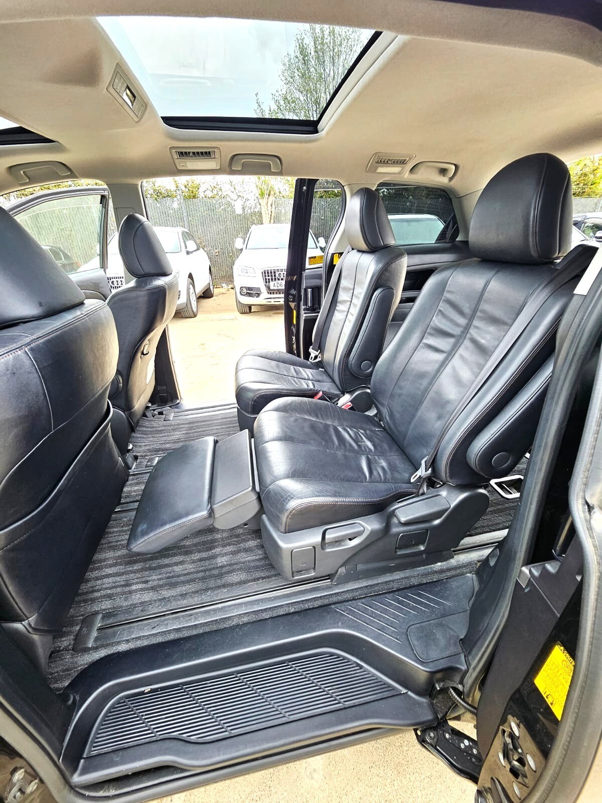 Used Toyota Estima 2026 for sale - 78118124: Photo 16