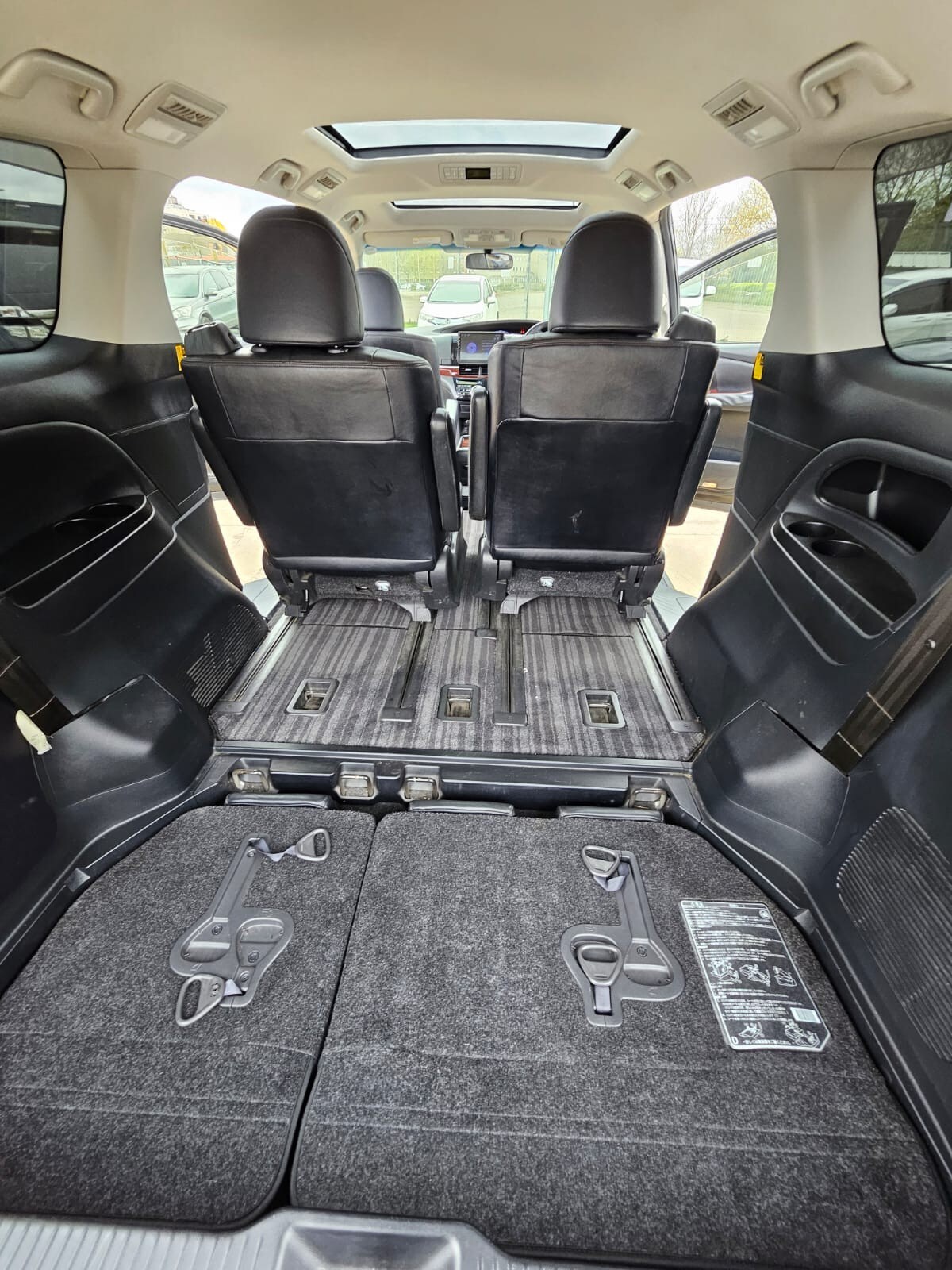 Used Toyota Estima 2026 for sale - 78118124: Photo 18