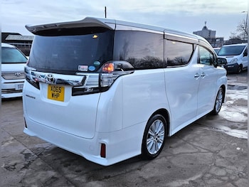 Used Toyota Vellfire 2015 for sale - 77389114: Photo