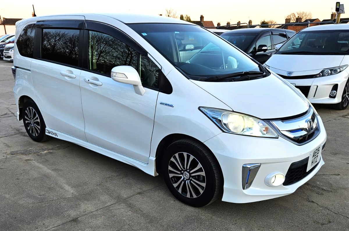 Used Honda Freed 2025 for sale - 77942202: Photo 2