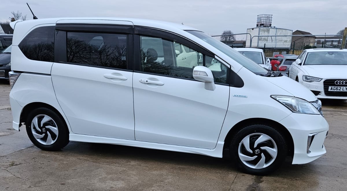 Used Honda Freed for sale - 77244695: Photo 3