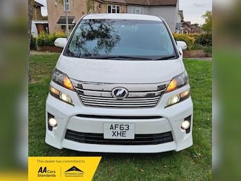 Used Toyota Vellfire 2014 for sale - 76112748: Photo
