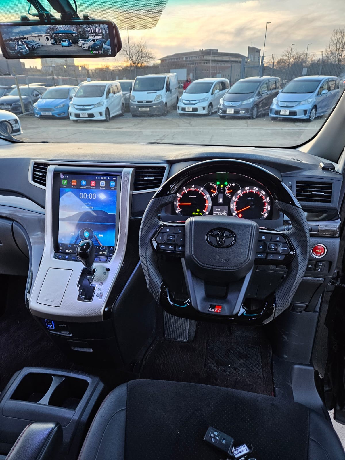 Used Toyota Vellfire 2025 for sale - 77269409: Photo 16