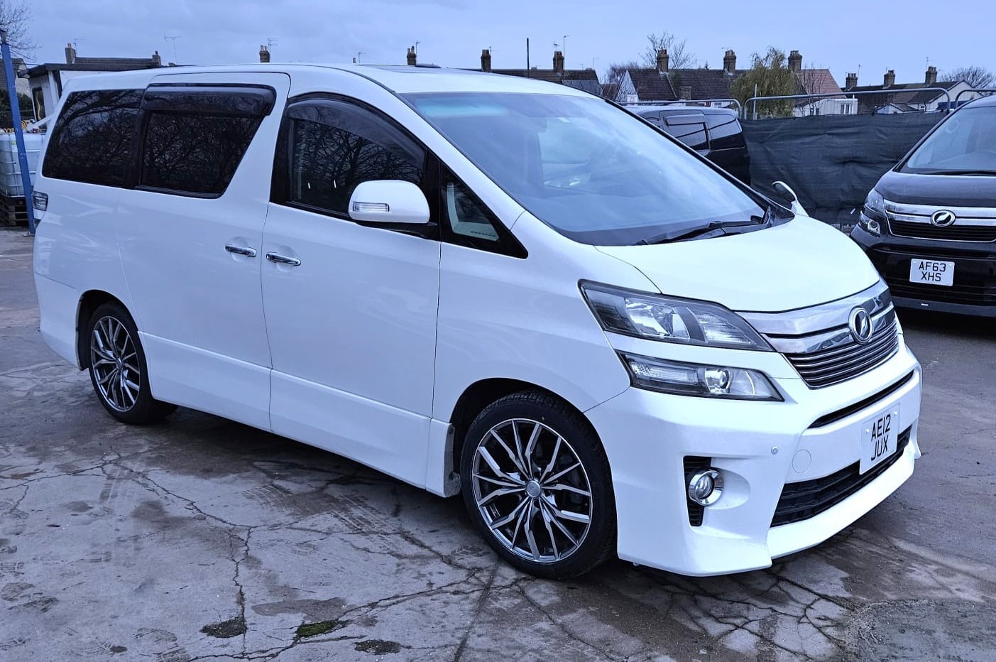 Used Toyota Vellfire 2025 for sale - 76875115: Photo 2