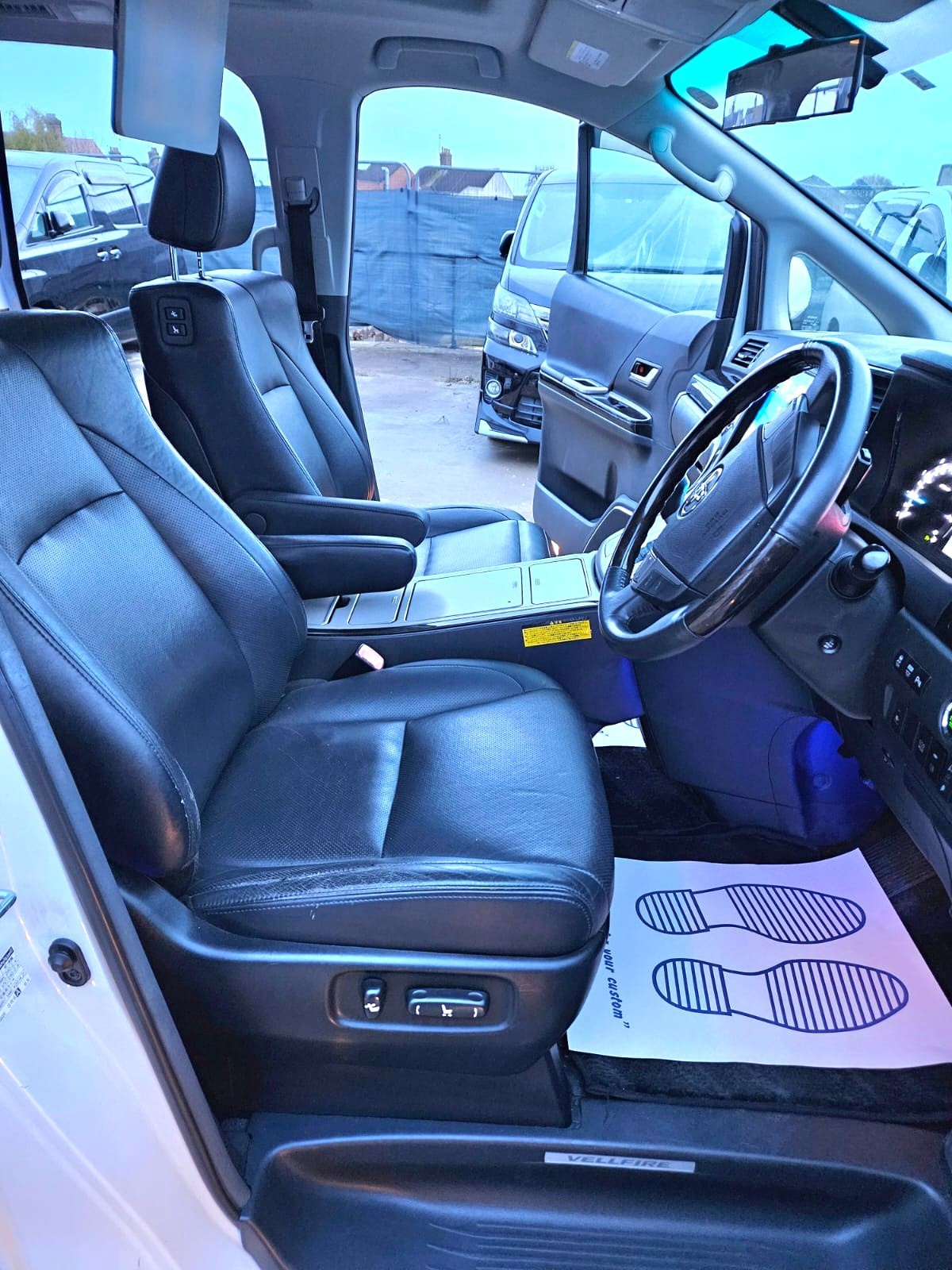 Used Toyota Vellfire 2025 for sale - 76875115: Photo 9