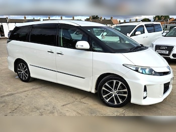 Used Toyota Estima 2015 for sale - 79474948: Photo