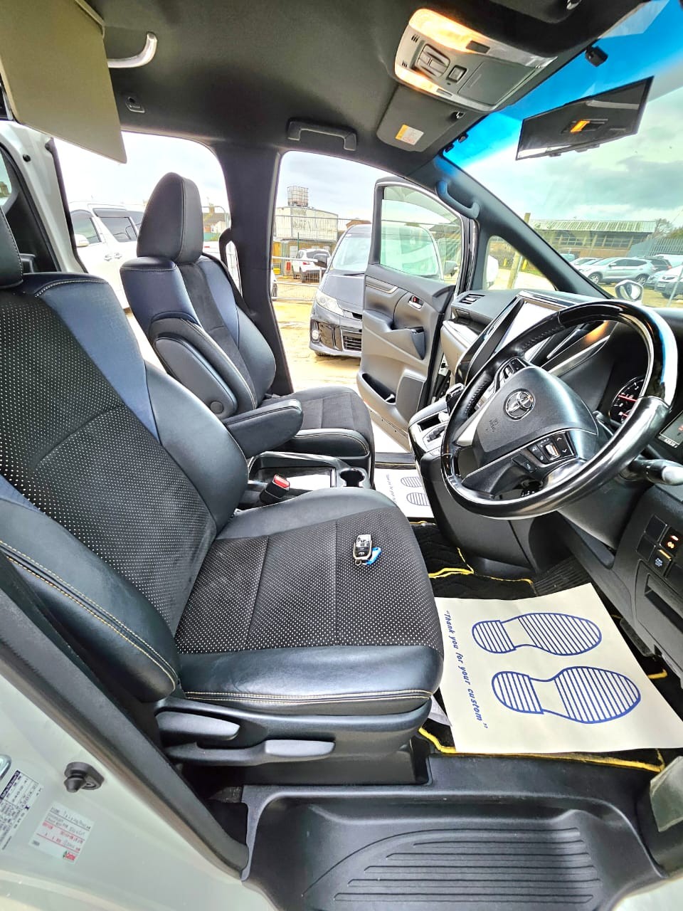 Used Toyota Vellfire 2025 for sale - 76528789: Photo 11