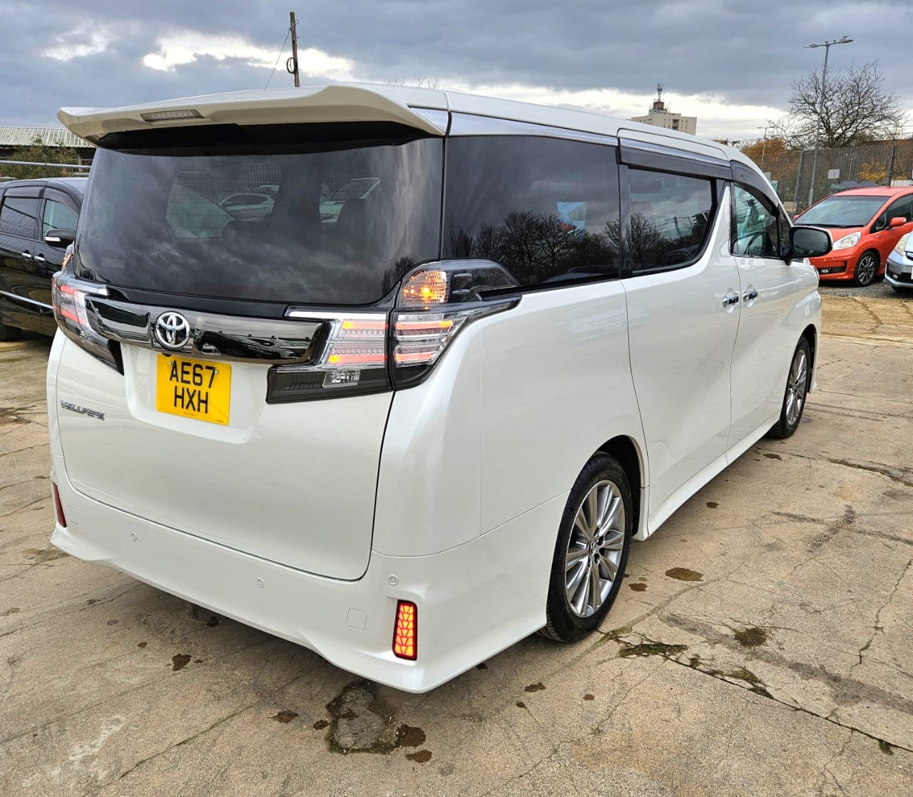 Used Toyota Vellfire 2025 for sale - 76528789: Photo 4