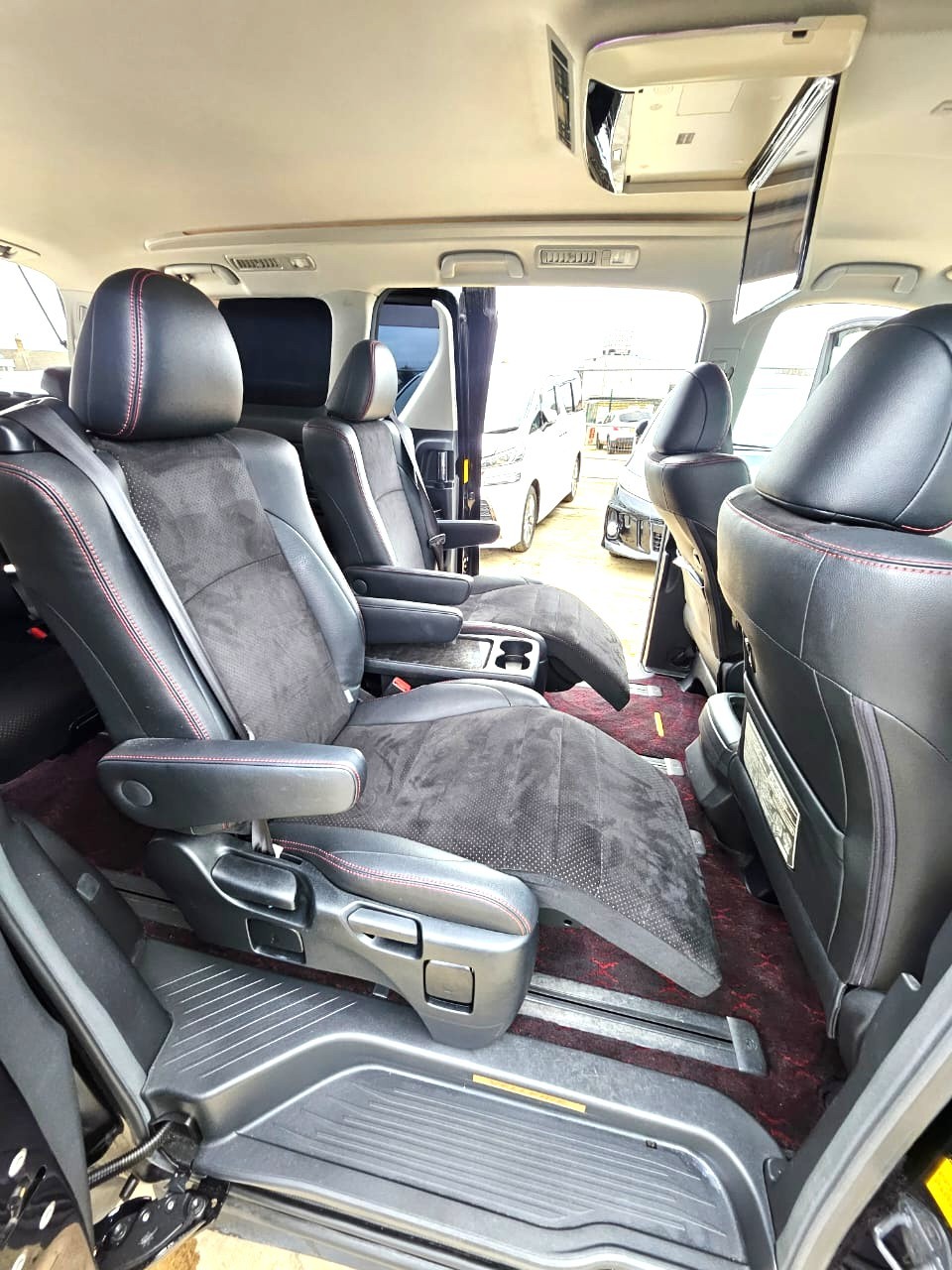 Used Toyota Vellfire 2025 for sale - 76648118: Photo 14