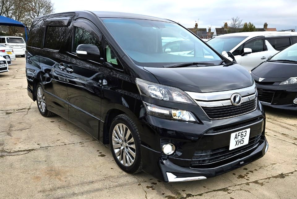 Used Toyota Vellfire 2025 for sale - 76648118: Photo 2