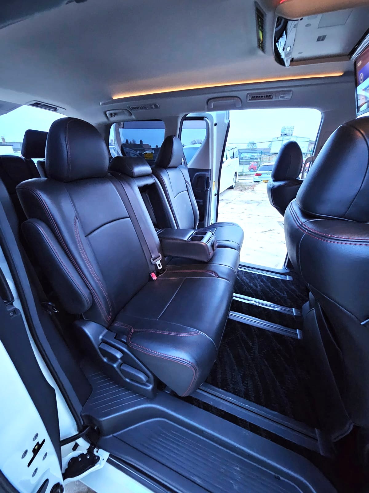 Used Toyota Vellfire 2025 for sale - 77333265: Photo 28