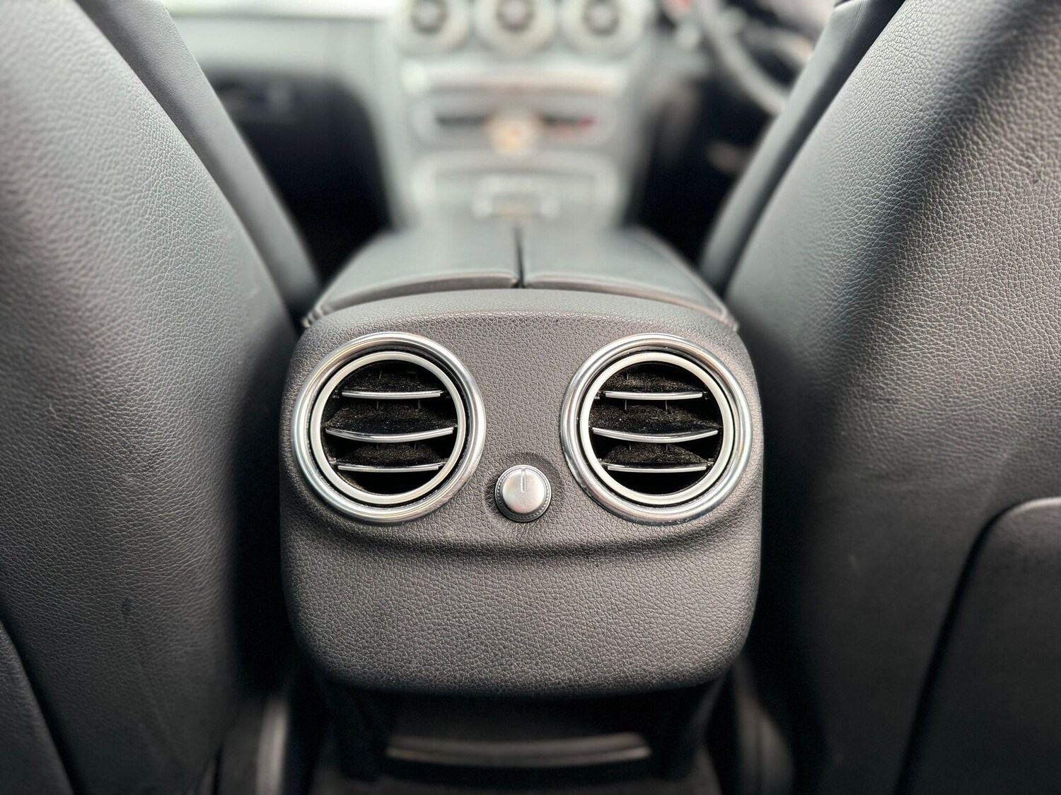 Used Mercedes-Benz C Class 2015 for sale - 77709933: Photo 31