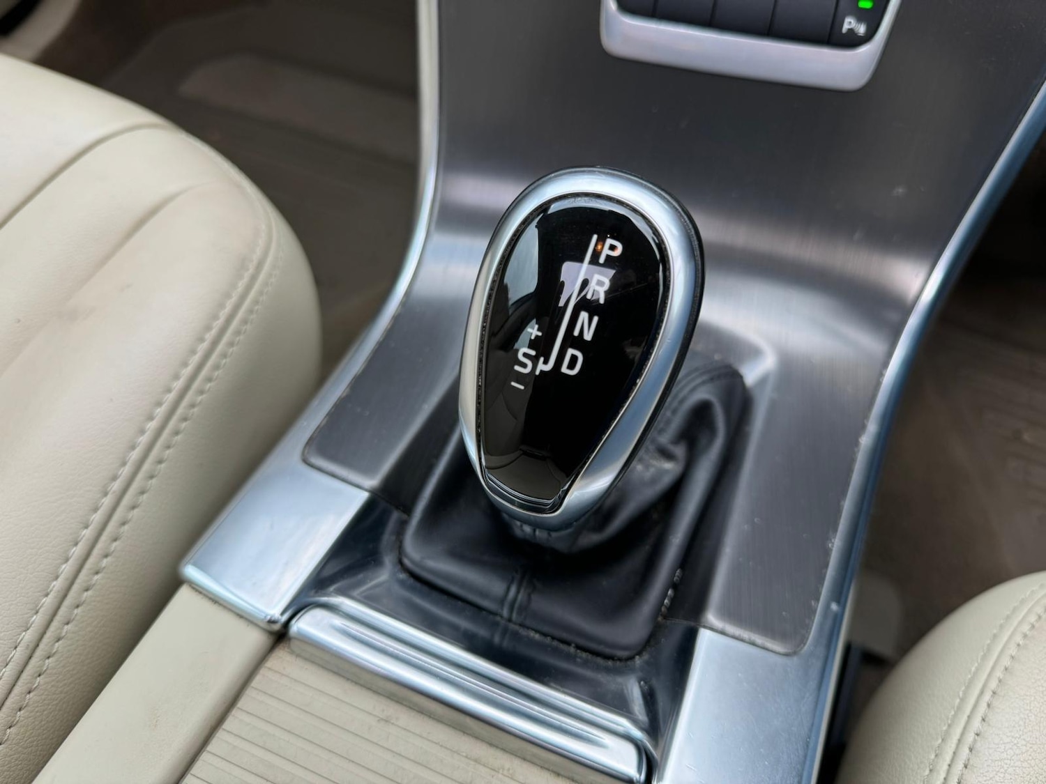 Used Volvo XC60 for sale - 76953059: Photo 16