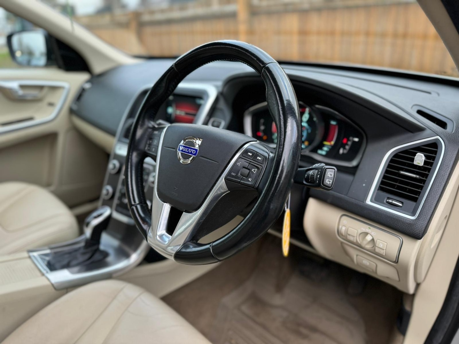 Used Volvo XC60 for sale - 76953059: Photo 17