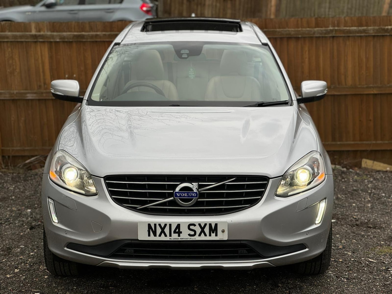 Used Volvo XC60 for sale - 76953059: Photo 2