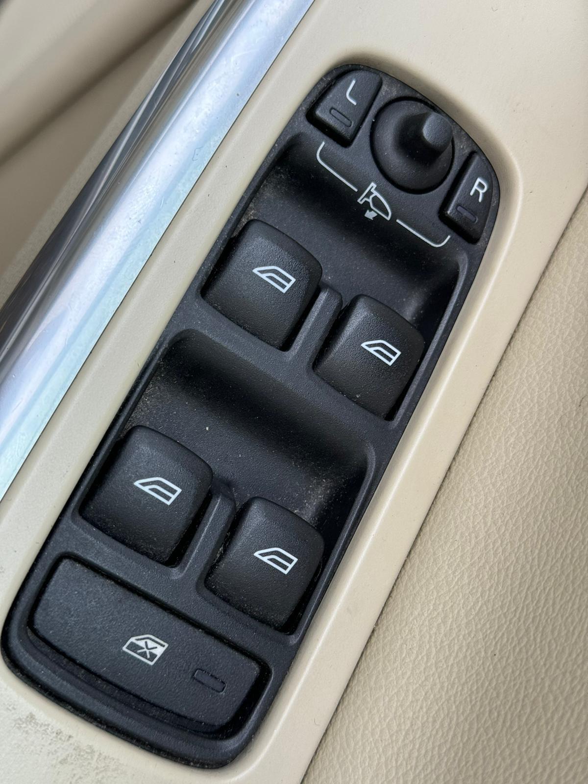 Used Volvo XC60 for sale - 76953059: Photo 30