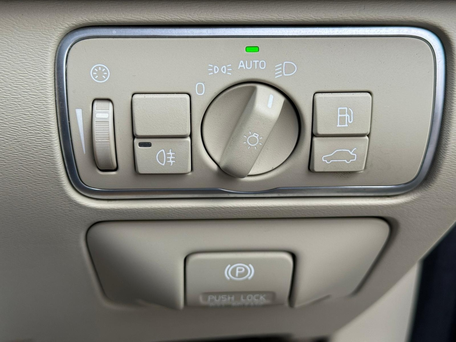 Used Volvo XC60 for sale - 76953059: Photo 34