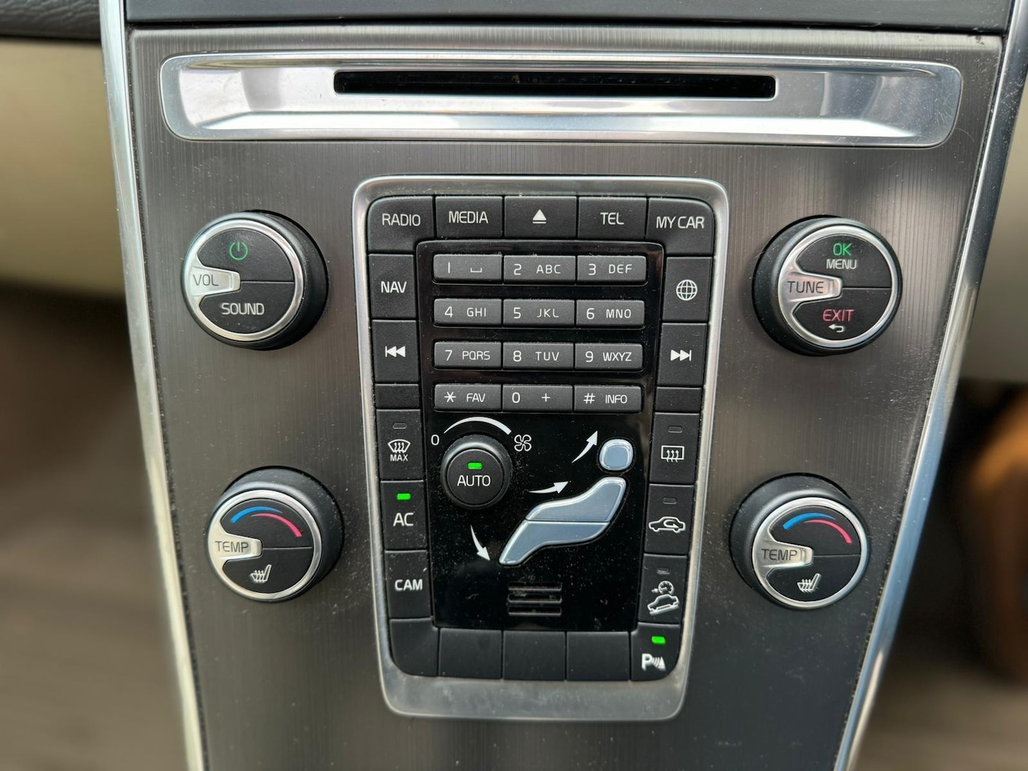 Used Volvo XC60 for sale - 76953059: Photo 41