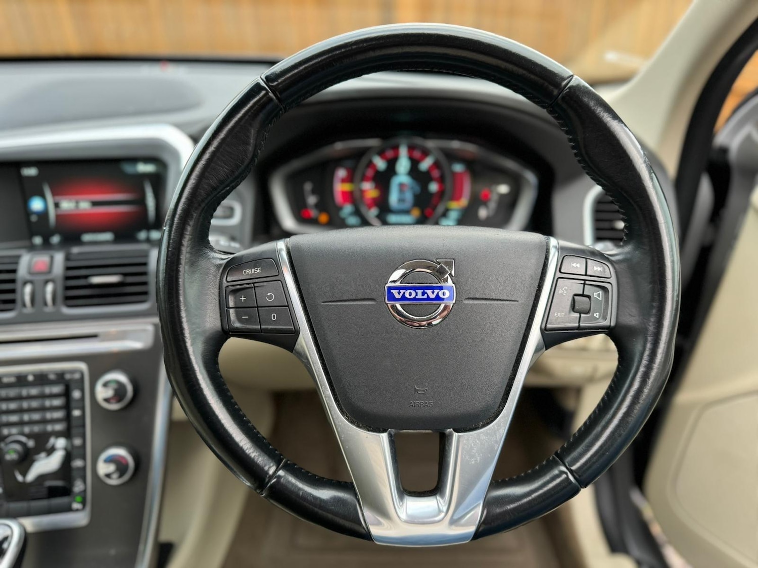 Used Volvo XC60 for sale - 76953059: Photo 46