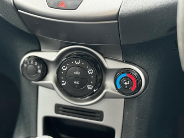 Used Ford Fiesta 2010 for sale - 75659062: Photo 25