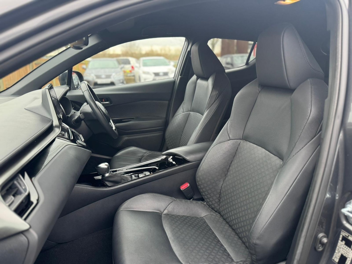 Used Toyota C-HR 2022 for sale - 77564998: Photo 54