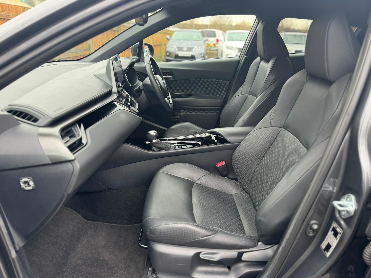 Used Toyota C-HR 2022 for sale - 77564998: Photo 55